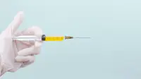 Vaksin meningitis kian langka, Kemenkes akhirnya beberkan penyebabnya. (unsplash.com/Diana Polekhina)