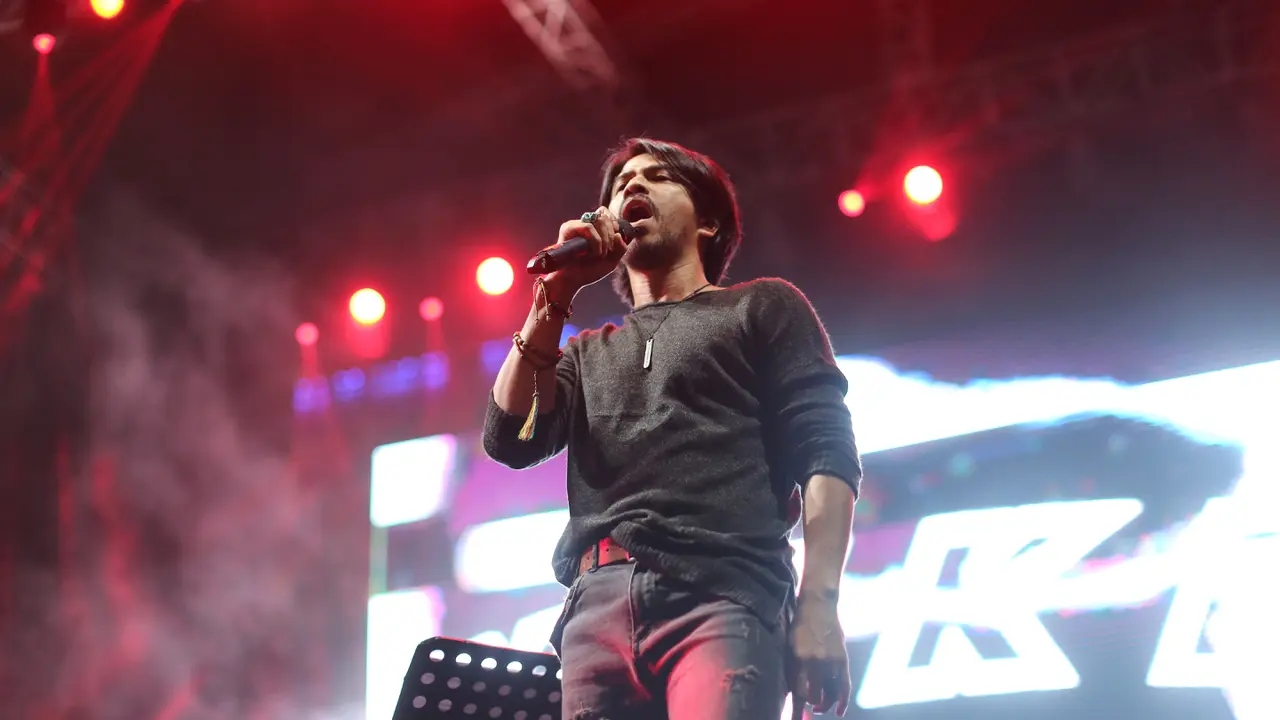 Penampilan GIGI Band bersama Aryo Wahab dan Andy /rif di Festival Pasar Musik 2023.