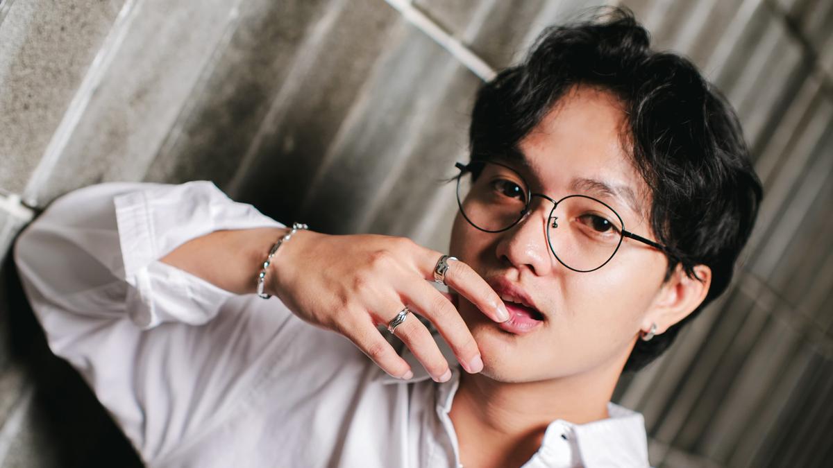 Musisi Fani Rahmansyah Rangkum Dinamika Percintaan Masa Kini Lewat EP Kode