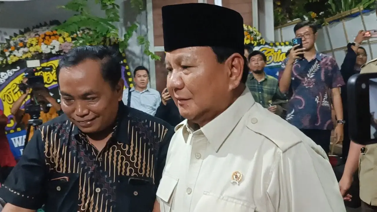 Menhan Prabowo Subianto melayat ke rumah duka mantan Menteri Koordinator Bidang Kemaritiman, Rizal Ramli, Rabu (3/1/2024)