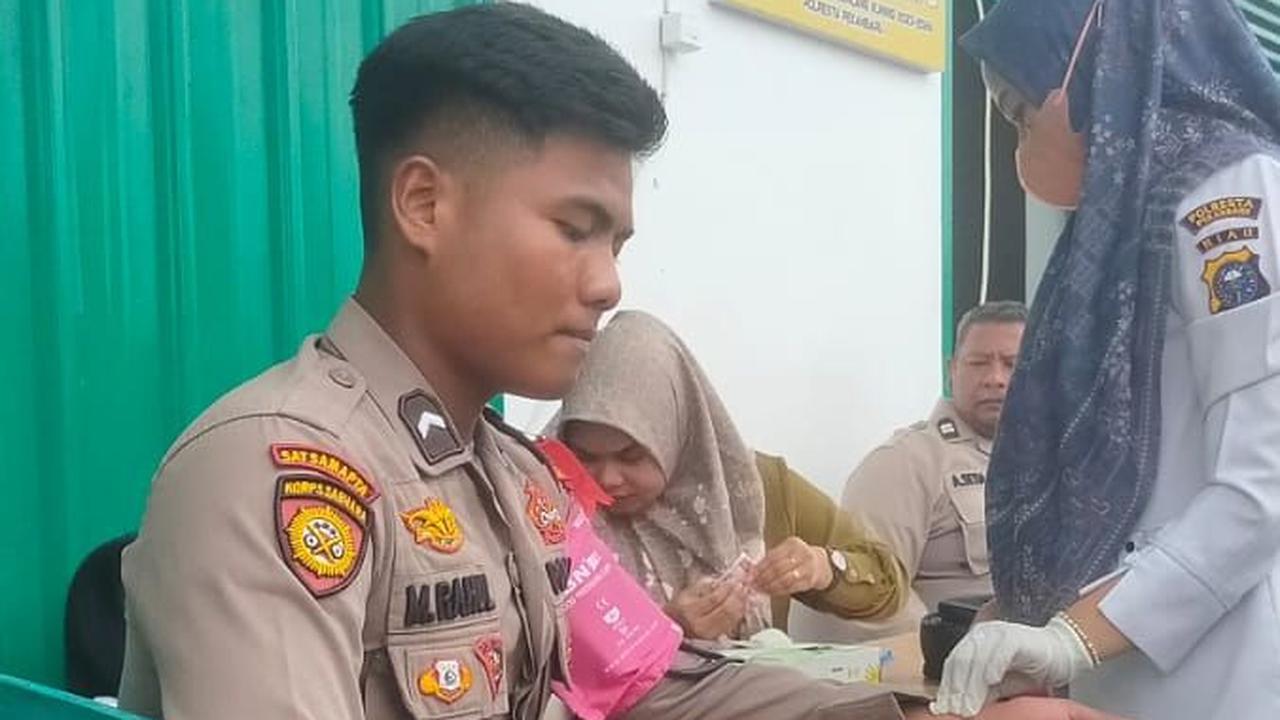 Polresta Pekanbaru Perhatikan Kesehatan Polisi Penjaga Gudang KPU