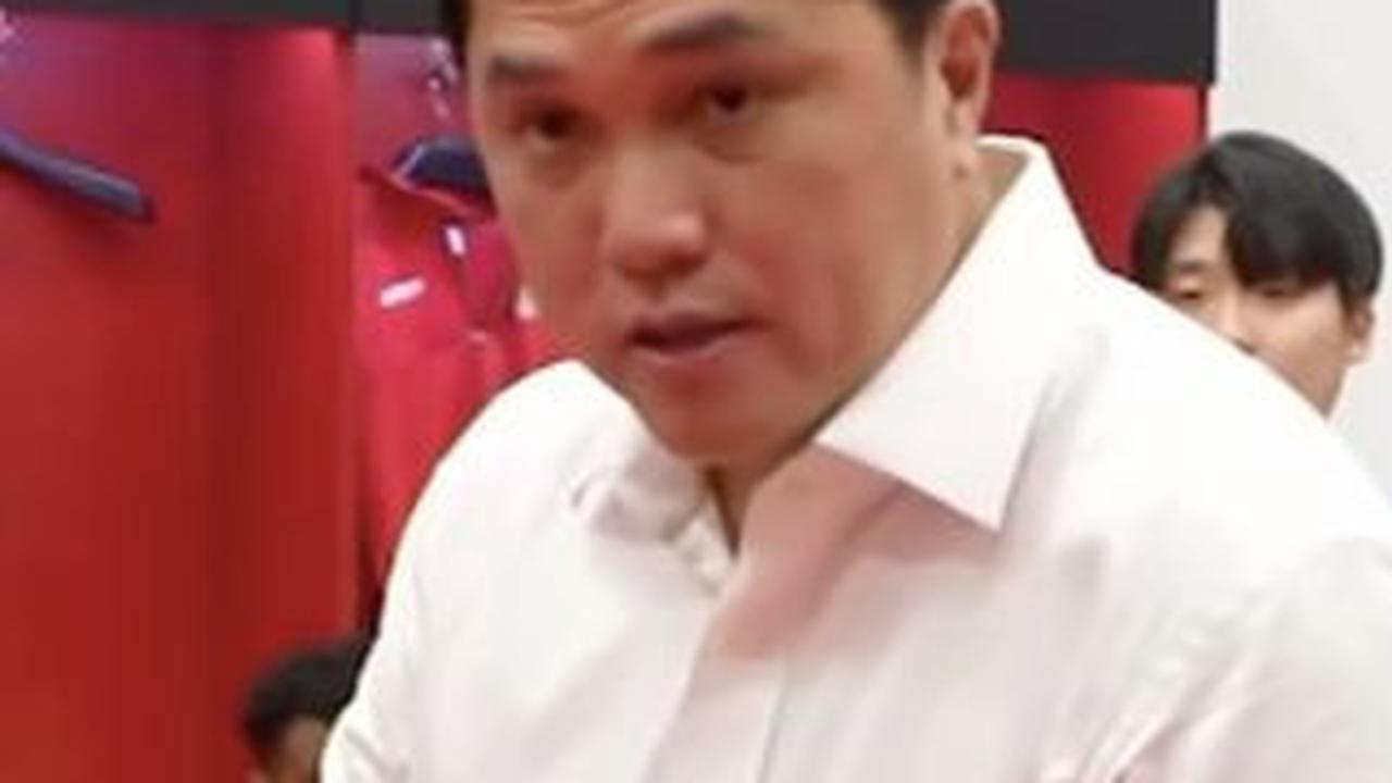 Erick Thohir Beri Semangat untuk Ernando<br>