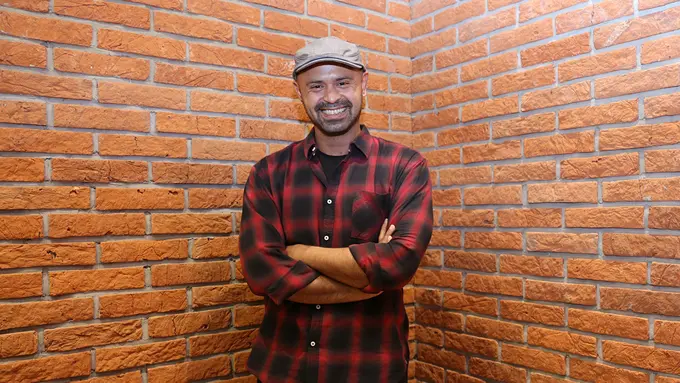 [Fimela] Mike Lucock