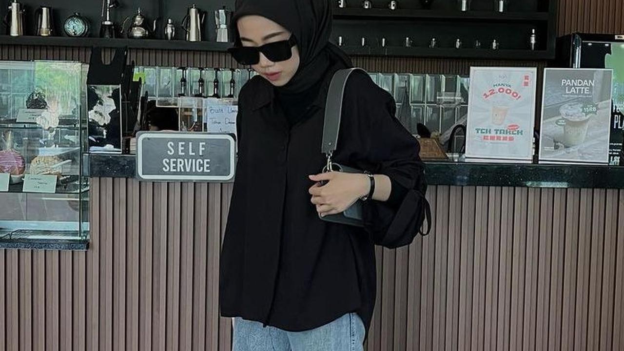 Celana Denim Biru Muda Cocok Dipadukan dengan Baju Hitam