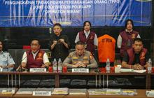 FOTO: Bareskrim Tangkap Pelaku TPPO Jaringan Internasional yang Pekerjakan 50 WNI sebagai PSK di Australia