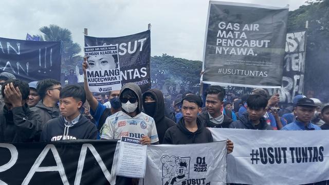 Aremania kembali berdemo menuntut penuntasan kasus Tragedi Kanjuruhan. (Zainul Arifin/Liputan6.com)