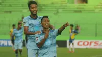 Persela Lamongan U-21 menghajar Arema Cronus U-21 enam gol tanpa balas, Jumat (30/9/2016). (Bola.com/Iwan Setiawan)