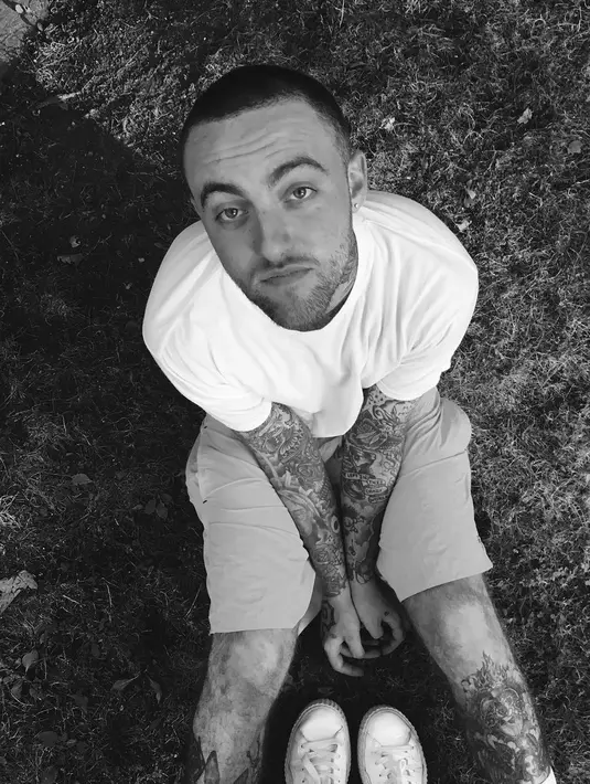Ariana Grande sendiri pun mengunggah foto Mac Miller di Instgramnya usai sang mantan meninggal dunia dan menunjukkan dukanya. (instagram/arianagrande)