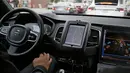 Tampilan interior dari mobil uber otonom atau tanpa sopir yang sedang melakukan test drive di San Francisco (13/3). Taksi berbasis online tanpa awak ini akan siap beroperasi di jalan-jalan California. (AP Photo/Eric Risberg)