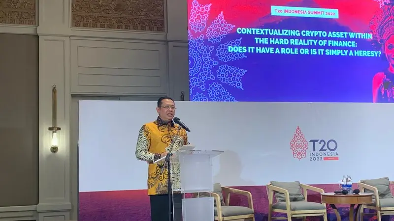 Ketua MPR RI Bambang Soesatyo hadir dalam parallel session KTT T20 bertajuk "Contextualizing Crypto Asset Within The Hard Reality of Finance" yang digelar di Hilton Resort, Nusa Dua, Bali pada Selasa (6/9/2022). (Liputan6/Benedikta Miranti)