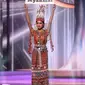 Penampilan Thuzar Wint Lwin dalam Kontes Miss Universe 2020 dengan Kostum China (dok. Instagram @thuzar_wintlwin / https://www.instagram.com/p/CO149SOKN81/?igshid=1u7gydurzhv11 / Dinda Rizky)