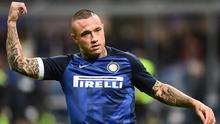 Radja Nainggolan (38 juta euro) - Pemain asal Belgia ini dilabuhkan Inter Milan dari Cagliari dengan mahar 38 juta euro pada musim 2018/2019. (AFP/Miguel Medina)