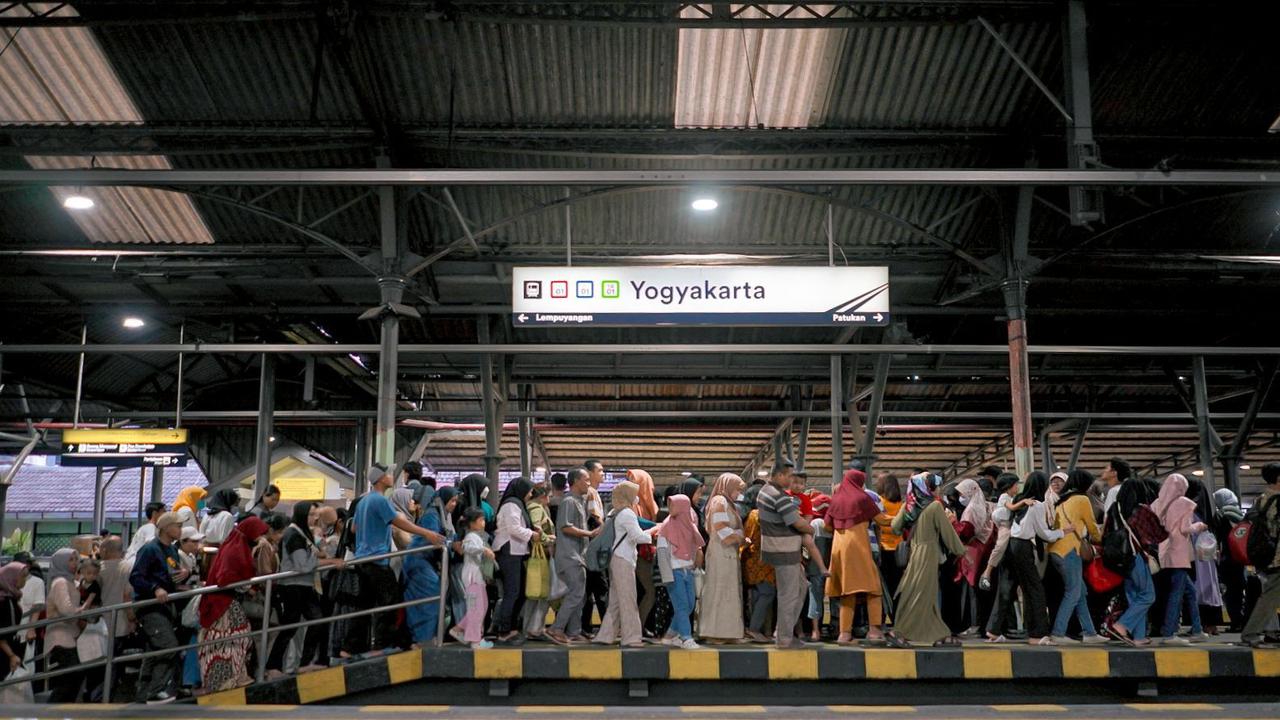 Commuter Line Yogyakarta- Palur