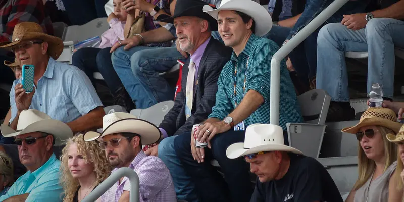 Nonton Festival Calgary Stampede, PM Kanada Bergaya Koboi