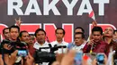 Presiden terpilih Joko Widodo menghadiri acara 'Maklumat Rakyat untuk Presiden Baru' di Tugu Proklamasi, Jakarta, Rabu (23/7/14). (Liputan6.com/Andrian M Tunay)