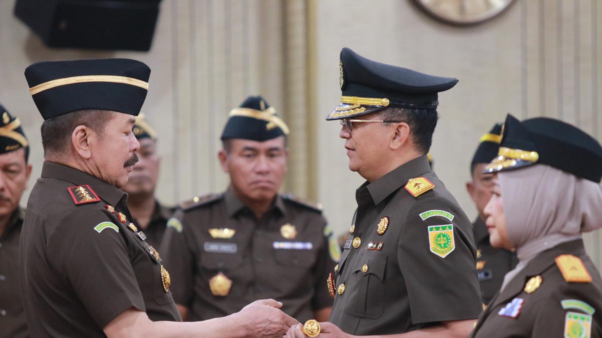 Jaksa Agung Lantik Dirdik Jampidsus Kejagung Kuntadi Jadi Kajati Lampung Berita Viral Hari Ini Rabu 18 September 2024