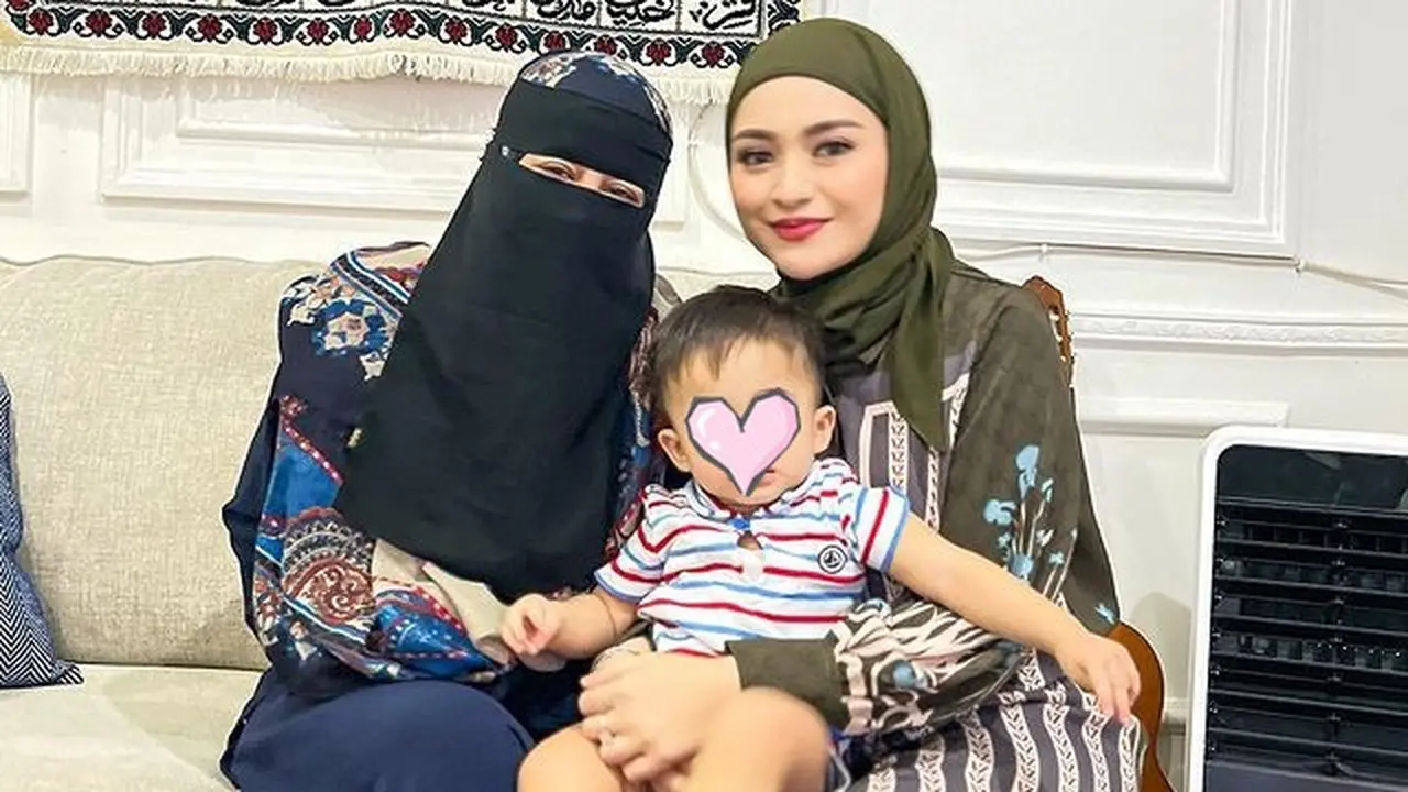 6 Potret Nathalie Holscher dan Umi Pipik, Sempat Nangis hingga Ingin Lepas Hijab