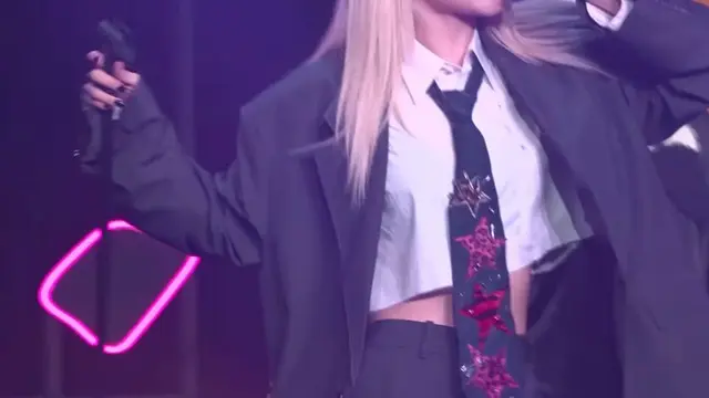 6 Gaya Rose BLACKPINK dan Bruno Mars Debut Perdana Bawakan APT di MAMA 2024, Kompak dengan Formal Look