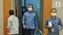 Menteri Perindustrian Agus Gumiwang Kartasasmita tiba untuk mengikuti rapat kerja dengan komisi VII DPR RI di Jakarta, Rabu (7/12/2022). Dalam rapat kerja tersebut membahas Realisasi Anggaran triwulan III TA 2022,Strategi peningkatan daya saing industri pembangunan kapal dan kedirgantaraan di dalam negeri, Pengembangan Industri Farmasi, Industri Alat Kesehatan, dan Industri Elektronika, Kebijakan percepatan kendaraan listrik dan industri baterai di Indonesia, dan Hasil G20 sektor Perindustrian. (Liputan6.com/Angga Yuniar)