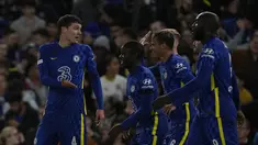 Bek Chelsea, Andreas Chistensen (kiri) berselebrasi dengan rekan setimnya usai mencetak gol ke gawang Malmoe pada pertandingan lanjutan Grup H Liga Champions di stadion Stamford Bridge di London, Kamis (21/10/2021). Chelsea menang telak atas Malmoe 4-0. (AP Photo/Alastair Grant)