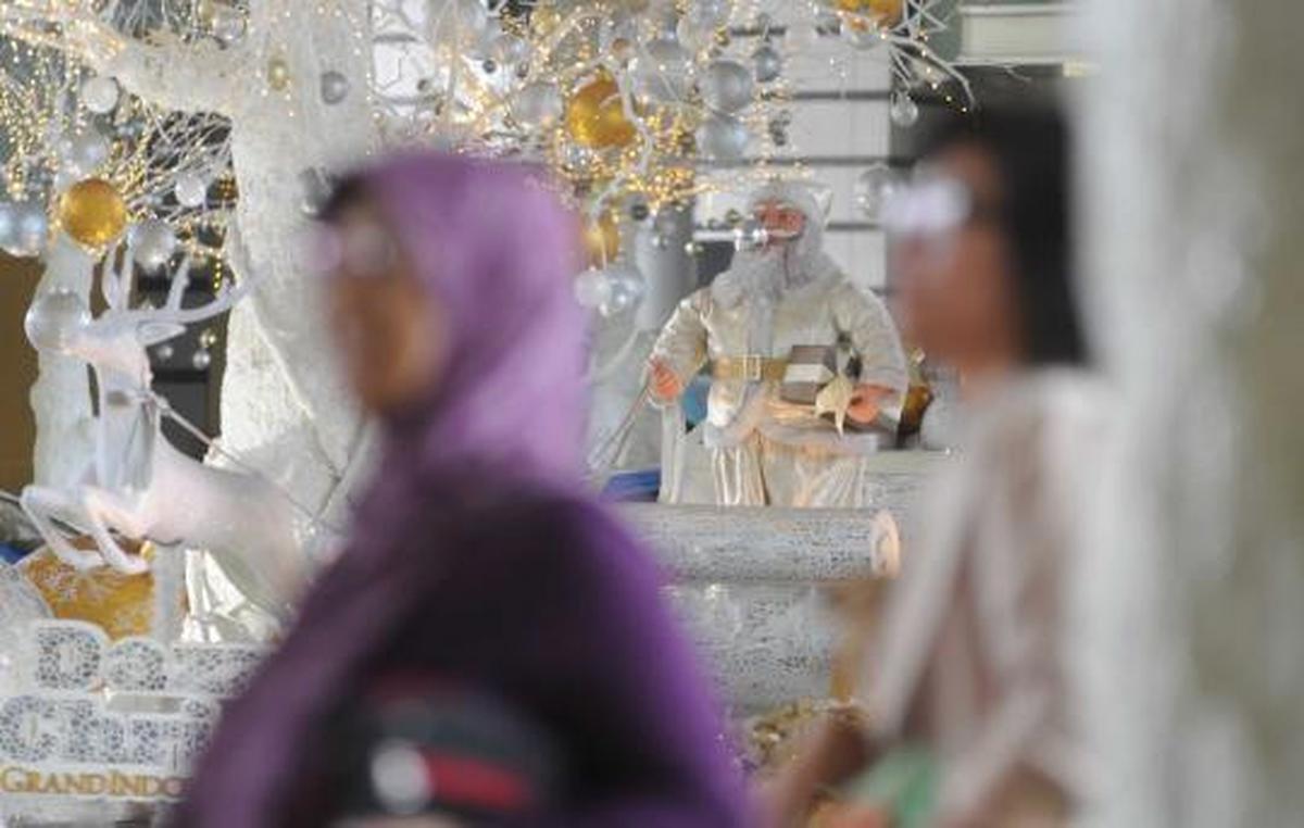 Pernak-pernik Natal hiasi Mal Grand Indonesia