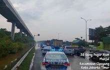 Banjir di Tol Jagorawi Arah Jakarta KM 12 Sebabkan Macet Panjang, Polisi Berlakukan Contraflow