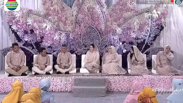 Cantiknya Via Vallen di Momen Pengajian dengan Busana Bernuansa Nude