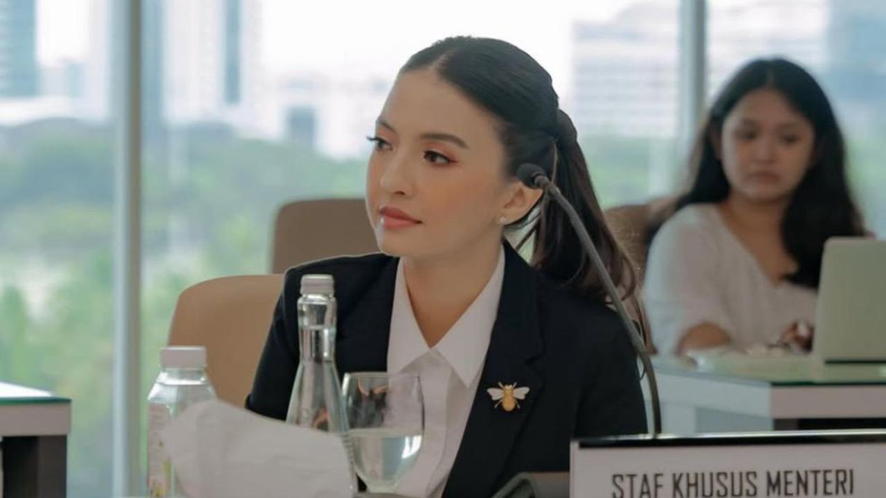 Gaji Raline Shah Sebagai Staf Khusus Menkomdigi Ternyata Sebesar Ini