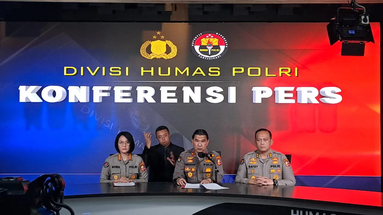 Kepala Biro Penerangan Masyarakat Divisi Humas Polri Brigjen Pol Ahmad Ramadhan saat konferensi pers soal kasus Tindak Pidana Perdagangan Orang (TPPO). (dok Polri)