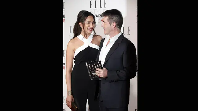 Simon Cowell dan Lauren Silverman Pamer Ciuman di Ajang Elle Style Awards