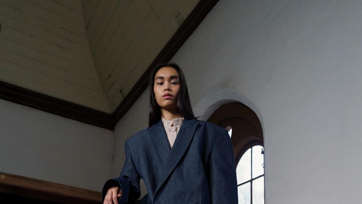 Sapto Djojokartiko Hadirkan FW 2025, Koleksi yang Tenang, Intim, dan Berlapis Makna