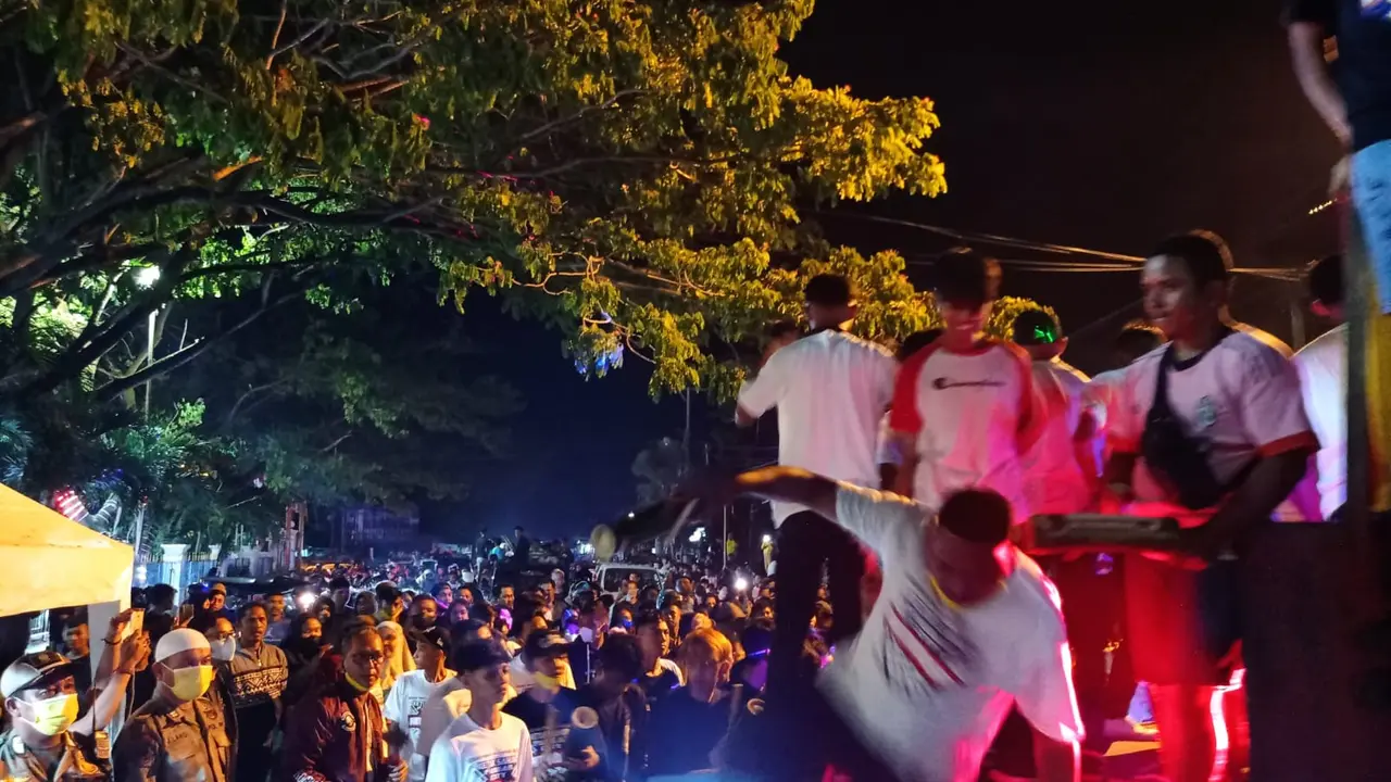 Cara Warga Kota Gorontalo Bangunkan Sahur Melalui Tradisi Koko’o (Arfandi Ibrahim/Liputan6.com)