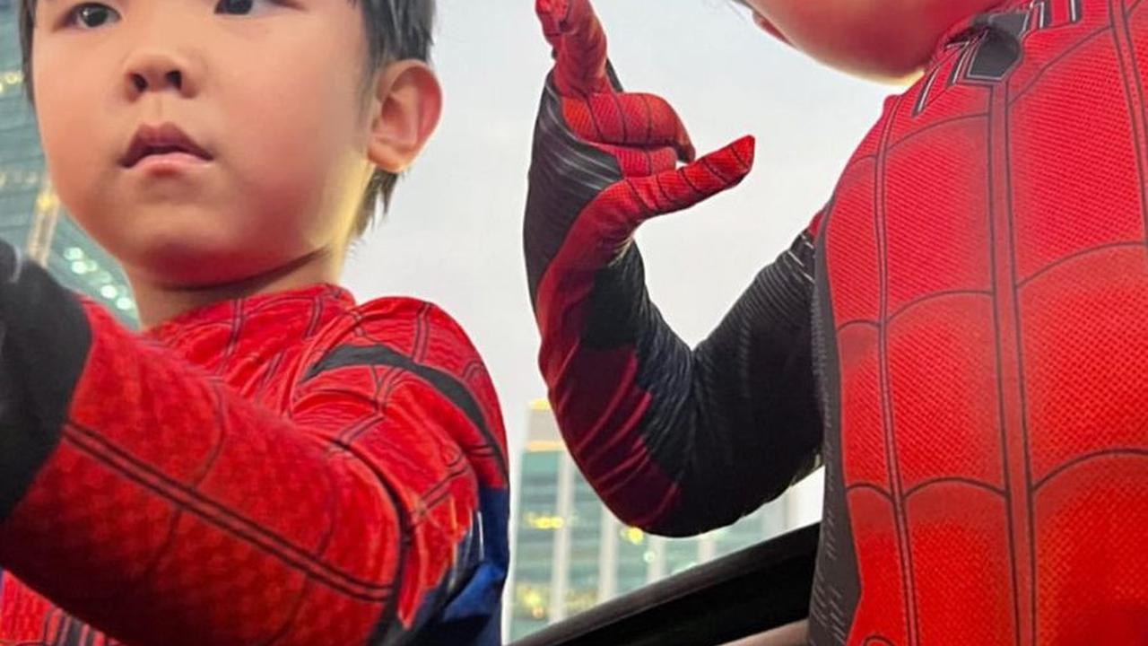 Reaksi Raphael Saat Pakai Kostum Spider-Man