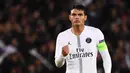 4. Thiago Silva (bebas transfer) - Bek asal Brasil ini dikabarkan telah setuju bergabung dengan Chelsea pada musim panas. Thiago Silva bergabung dengan Chelsea dengan status bebas transfer usai  kontraknya dengan PSG berakhir. (AFP/Franck Fife)