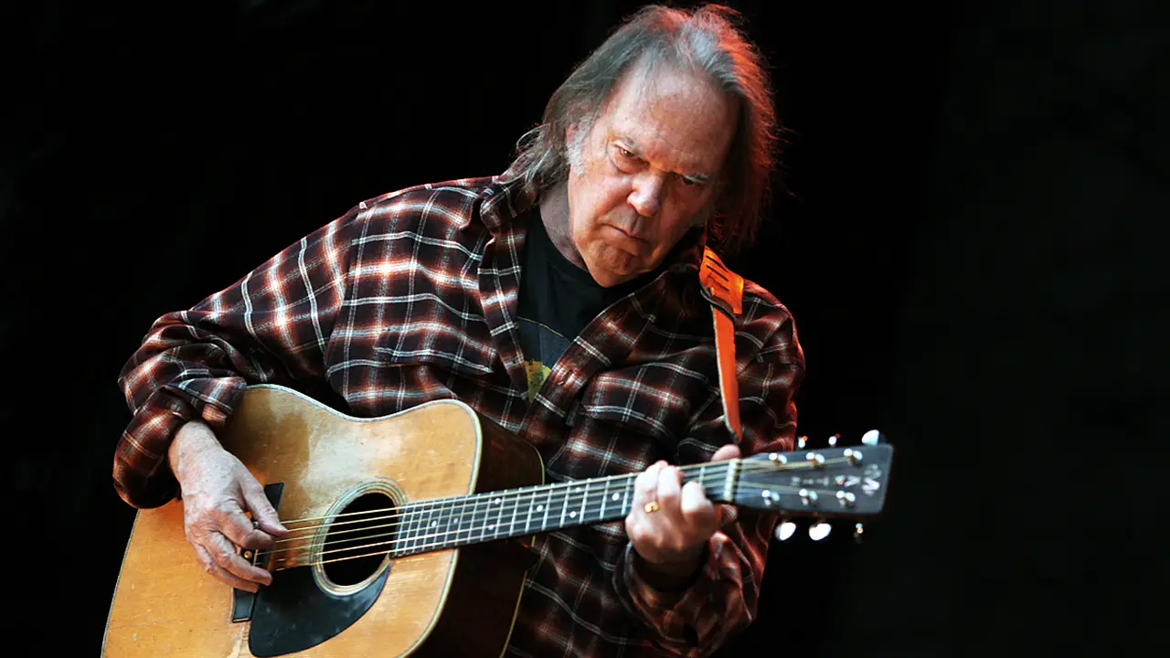 Bagi Neil Young, Penggemar Vinil Hanya Gaya-Gayaan