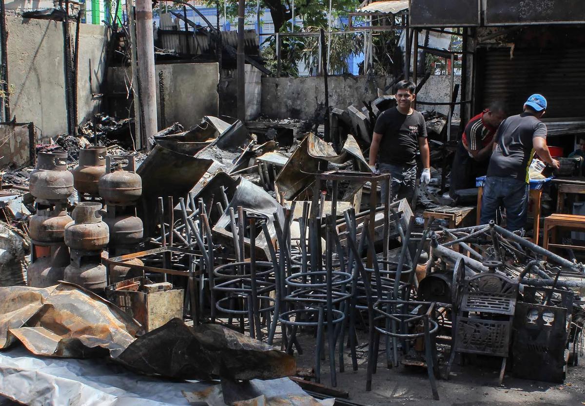 FOTO: Nasib Pedagang Kalibata Usai Sembilan Kios Dibakar Massa