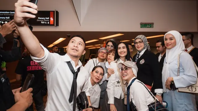 Sederet artis papan atas nonton konser Melly Goeslaw di Malaysia (Foto: Instagram ctdk)