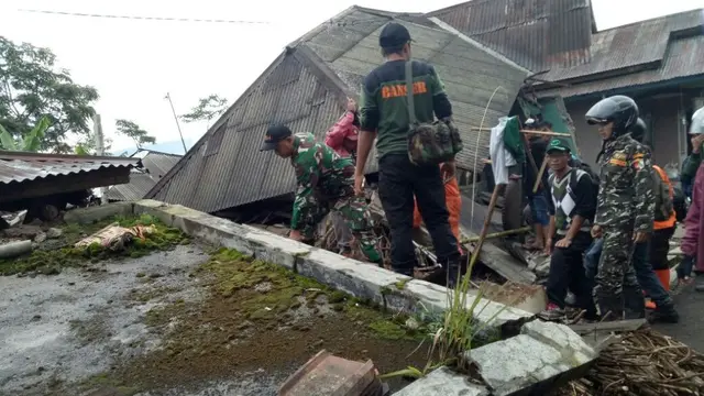 Gempa merusak gedung sekolah, rumah dan tempat ibadah di Kalibening, Banjarnegara. (Foto: Liputan6.com/SRU Banjarnegara/Muhamad Ridlo)