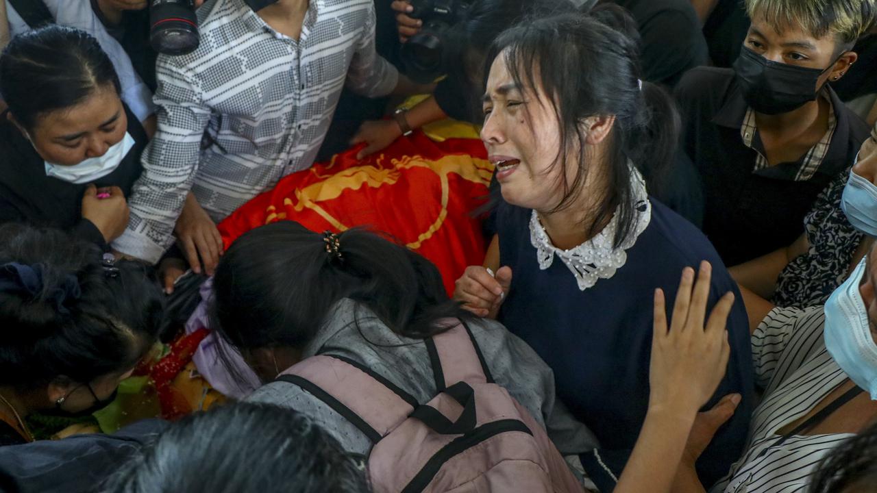 Tertembak di Dada, Mahasiswa Kedokteran Tewas Saat Demo Menentang Kudeta Myanmar