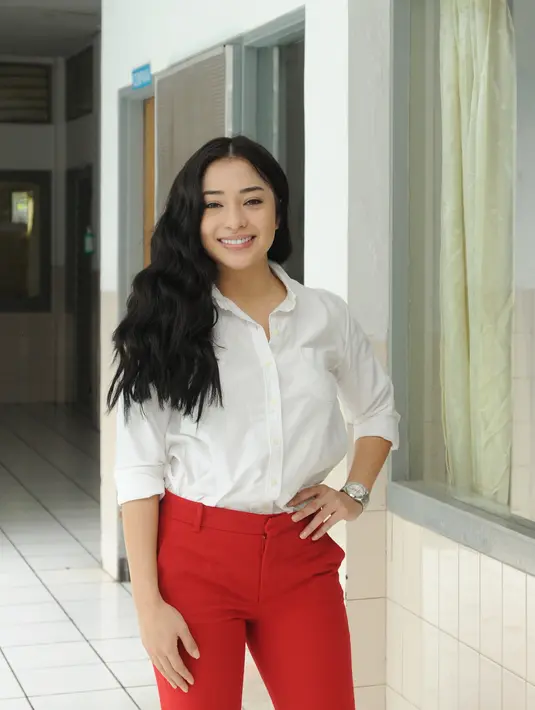 Pada ulang tahunnya yang ke-23 tahun, Nikita Willy tidak ingin merayakan dengan bermewah-mewah. Ia hanya ingin merayakan bersama orang-orang terdekatnya. Selain itu, berbagi kebahagiaan dengan anak-anak kurang beruntung. (Daniel Kampua/Bintang.com)