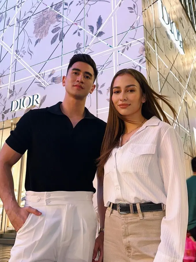 Vereell Bramasta foto bareng perempuan cantik