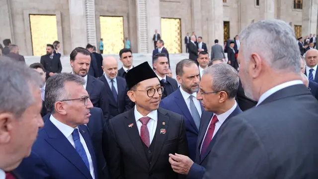 Fadil Zon Dampingi Prabowo Saat Pidato di Hadapan Sidang Parlemen Turki