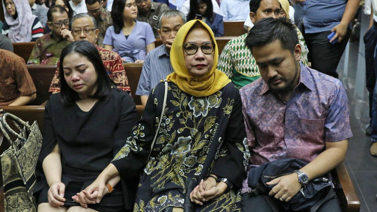 Karena tak sesuai target capaian, akhirnya blok BMG ditutup saat <i>ROC Oil Company Ltd</i> menghentikan produksi minyak mentahnya, hal ini dikatakan langsung oleh Evita Maryanti, Mantan Deputi Pendanaan dan Manajemen Risiko Pertamina.<br>