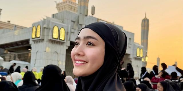 6 Artis Umrah Saat Ramadan Bareng Pasangan, Ada Febby Rastanty Hingga Charly Van Houten