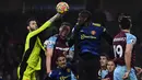 Tak ada gol tambahan yang tercipta dari kedua tim di sisa laga. Skor imbang 1-1 pun menjadi hasil akhir dari pertandingan ini. (AFP/Paul Ellis)