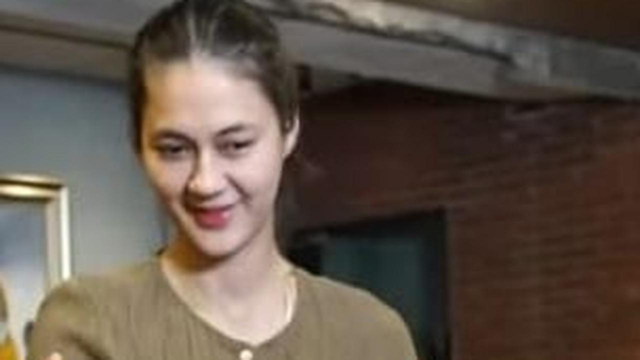 Baim dan Paula Melongo Melihat Tas Emas Mira Hayati Seharga Rp553 Juta