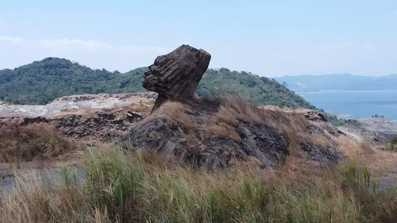 Misteri Batu Kipas dari Sumedang, Punya Bentuk Unik dan Susah Dipindah Alat Berat