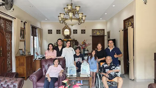 Keempat anak Sheila Marcia Kompak