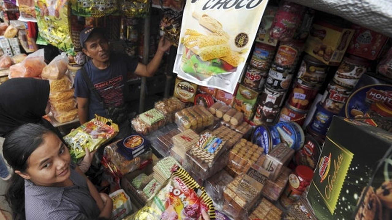 Jelang Lebaran, omzet pedagang kue di Ciracas malah turun 35 persen