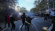 Demo di Paris Memanas, Perjalanan dari Bandara hingga Destinasi Wisata Terdampak